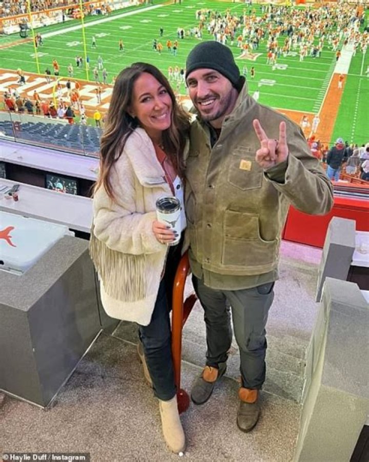 The Ultimate Guide To Hilary Duff And Her Sister's Bond