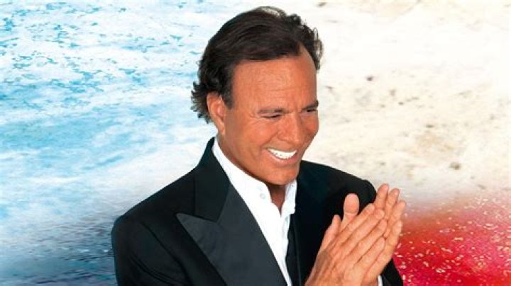 Julio Iglesias's Biography And Facts'